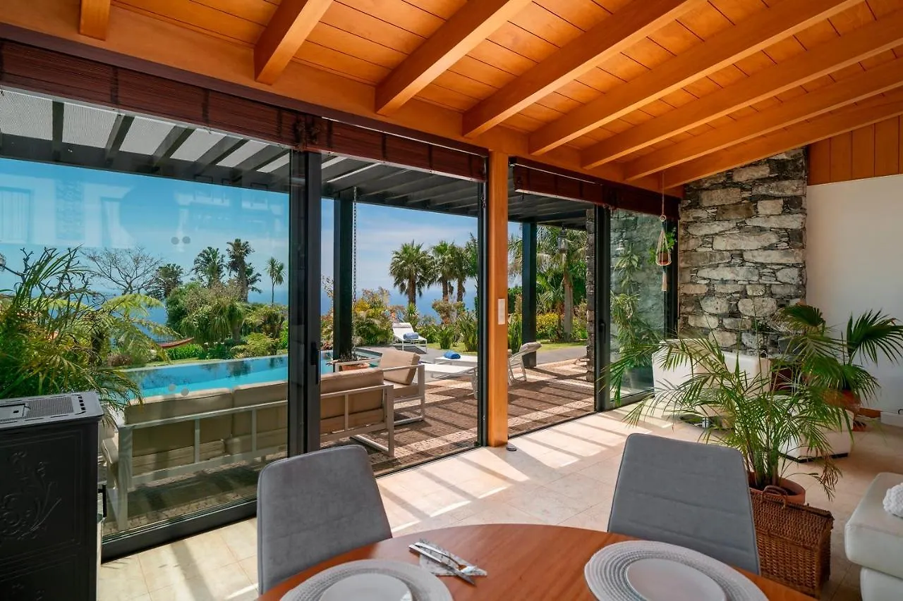 Villa Ourmadeira - Garden Paradise, Stunning Calheta