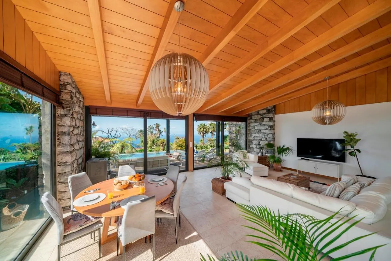 Villa Ourmadeira - Garden Paradise, Stunning Calheta